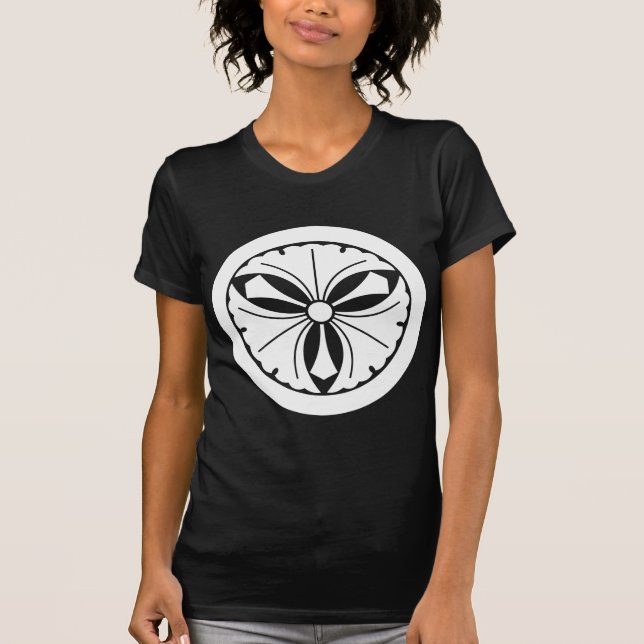 Camiseta Tres hojas de ginkgo con espadas en círculo (Anverso)