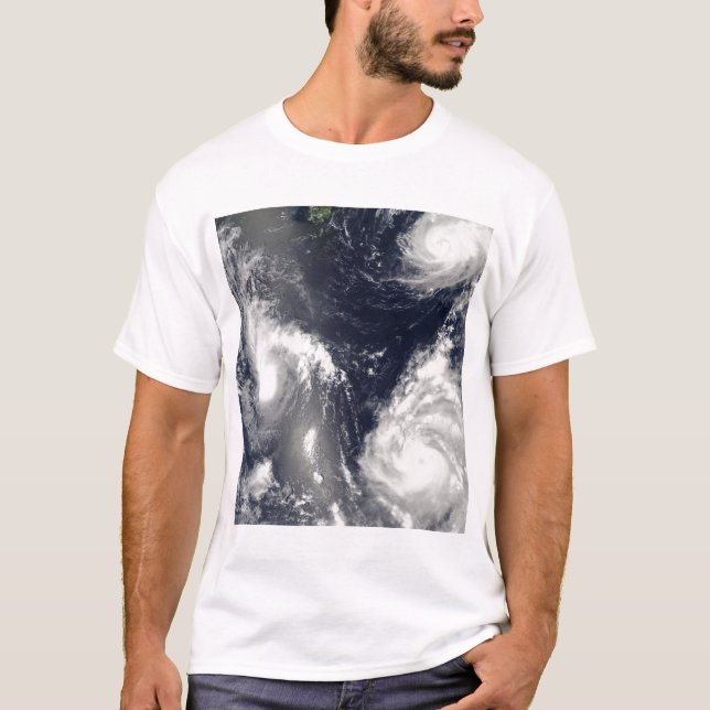 Camiseta Tres tifones diferentes (Anverso)
