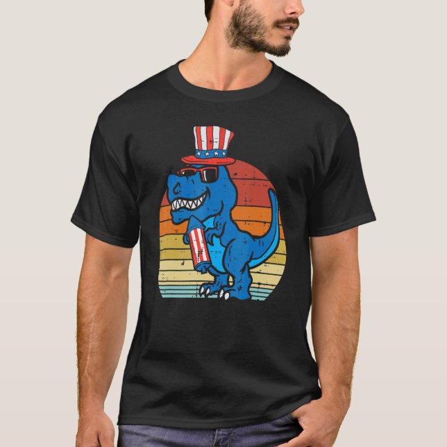 Camiseta Trex Us Flag Gorra Firecracker Dino 4 De Julio Boy (Anverso)