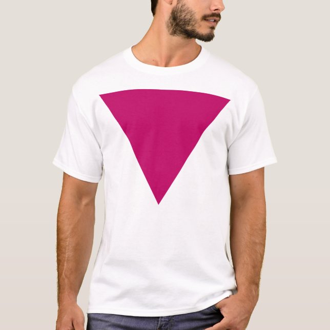 Camiseta triángulo rosa. (Anverso)