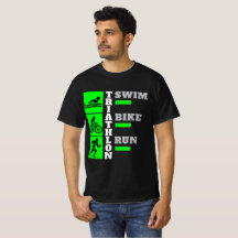 Triatlón triunfo: natación, bicicleta, carreras de