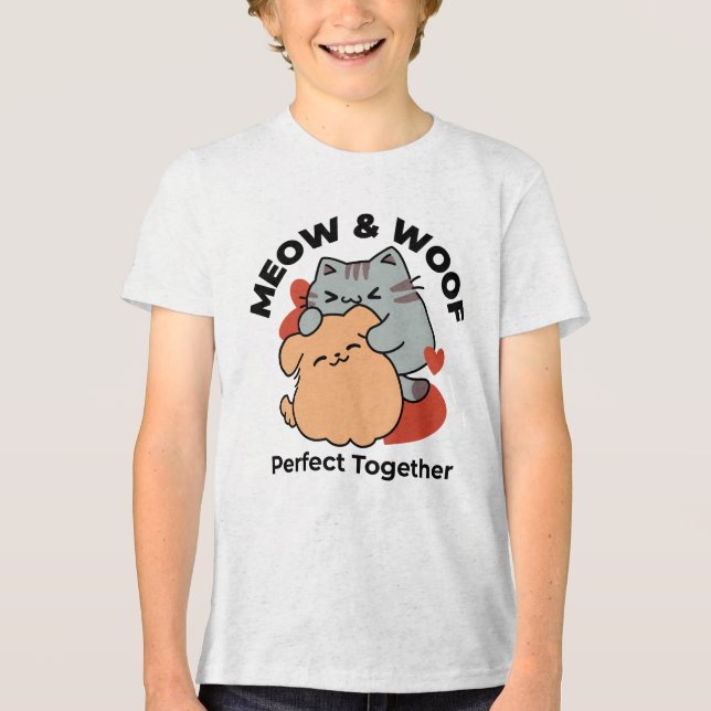 Camiseta Triblenda Adorable Cat and Dog Hug - Diseño de Meow & Woof (Anverso)
