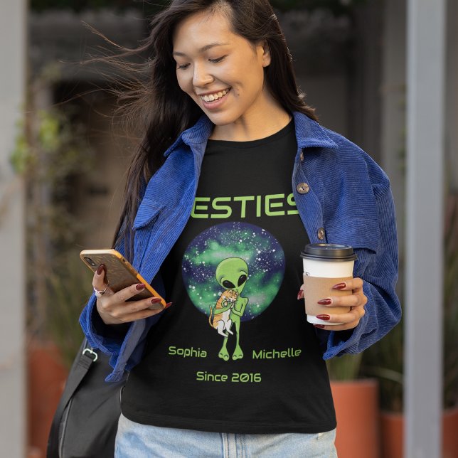 Camiseta Triblenda Alien & Cat Besties Matching Tee Customizable (Subido por el creador)
