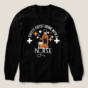 Camiseta Triblenda Arte de palabras de enfermera divertida bebiendo d
