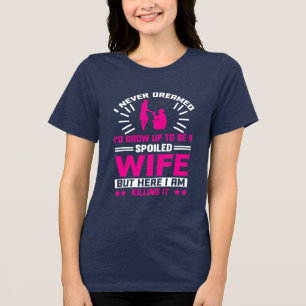 Camiseta Triblenda Arte de palabras de Esposa mimada divertida