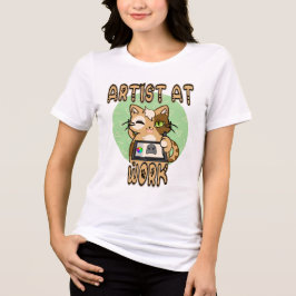 Camiseta Triblenda Artist at work cute cat design