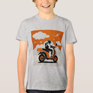 Camiseta Triblenda Astronauta montando un scooter elegante