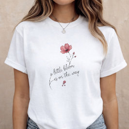 Camiseta Triblenda Baby Announcement Floral Bloom Pregnancy Reveal