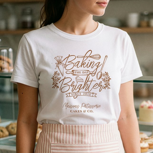 Camiseta Triblenda Baking the Day Brighter Bakery Logo Bakery Uniform (Baking the Day Brighter Bakery Logo Bakery Uniform Tri-Blend Shirt)
