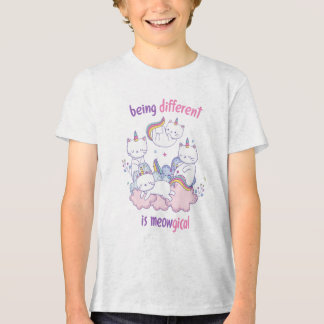 Camiseta Triblenda Being different is meowgical Funny unicorn cat
