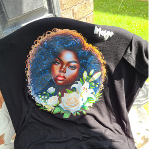 Camiseta Triblenda Belleza afroamericana disfrutando de sus flores