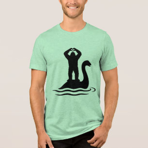 Camiseta Triblenda Bigfoot Monstruo del Lago Ness