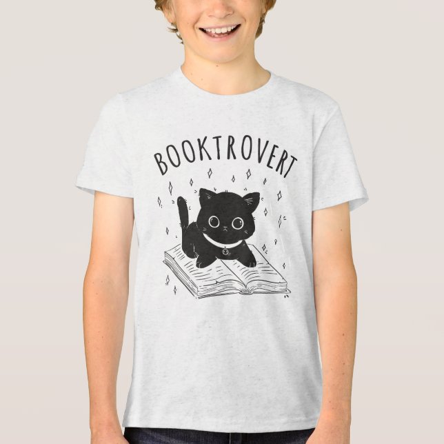 Camiseta Triblenda Booktrovert cat con libro y estrellas (Anverso)