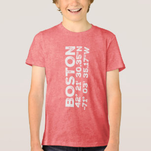 Camiseta Triblenda Boston y Coordenadas en Fuente Angustiada