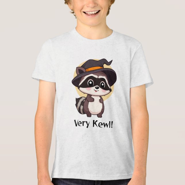 Camiseta Triblenda Bruja Mapache Muy Chula (Anverso)