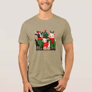 Camiseta Triblenda Cabra de Navidad adorable junto al árbol