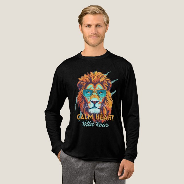 Camiseta Triblenda Calm Heart, Wild Roar – Lion Energy Motivational T (Anverso Completo)