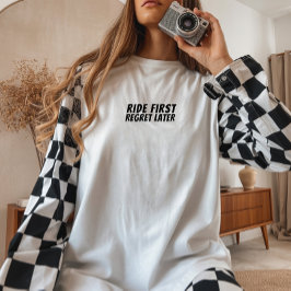 Camiseta Triblenda Chica de bicicleta retro Ironía negra