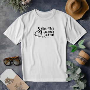 Camiseta Triblenda Chica de bicicleta retro Ironía negra