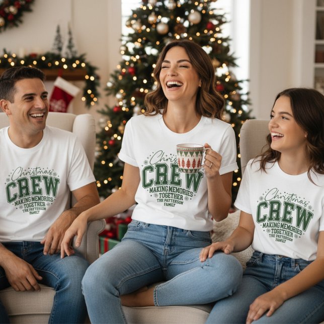 Camiseta Triblenda Christmas Crew Personalized Family Name (Subido por el creador)