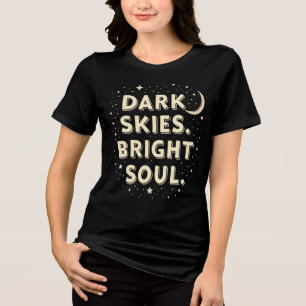 Camiseta Triblenda Cielos Oscuros. Alma Brillante.