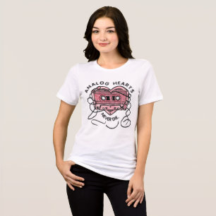 Camiseta Triblenda Cintas de Corazones Analógicos Nunca Mueren