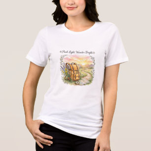 Camiseta Triblenda Cita de aventura de viaje Pack Light Wander Bright