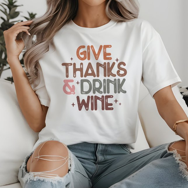 Camiseta Triblenda Cita graciosa para dar gracias y beber vino (Subido por el creador)