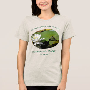 Camiseta Triblenda Cita Inspiradora de Rana y Flor de Loto