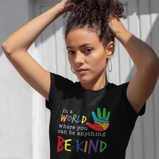 Camiseta Triblenda Conciencia del autismo donde puedes ser cualquier  (Be Kind Rainbow Motivation Womens Black T-Shirt)
