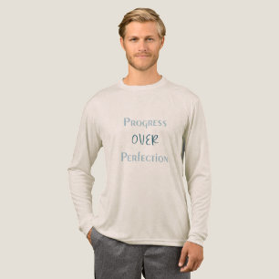 Camiseta Triblenda Construyendo impulso diario con diseño de letras c