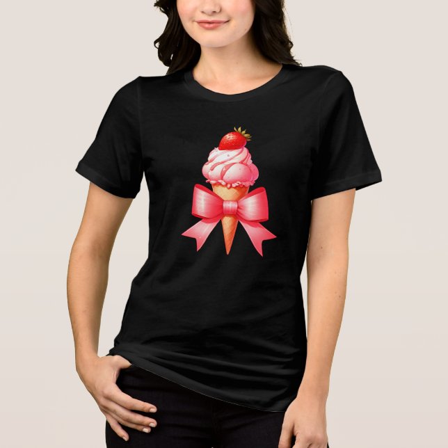 Camiseta Triblenda Coquette Bow Strawberry Ice Cream Cone Cinta Rosa (Anverso)