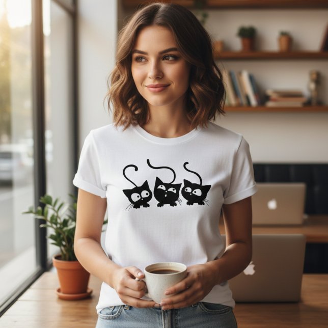 Camiseta Triblenda  Curious Black Kittens Trio Playful Cat Lovers  (Subido por el creador)
