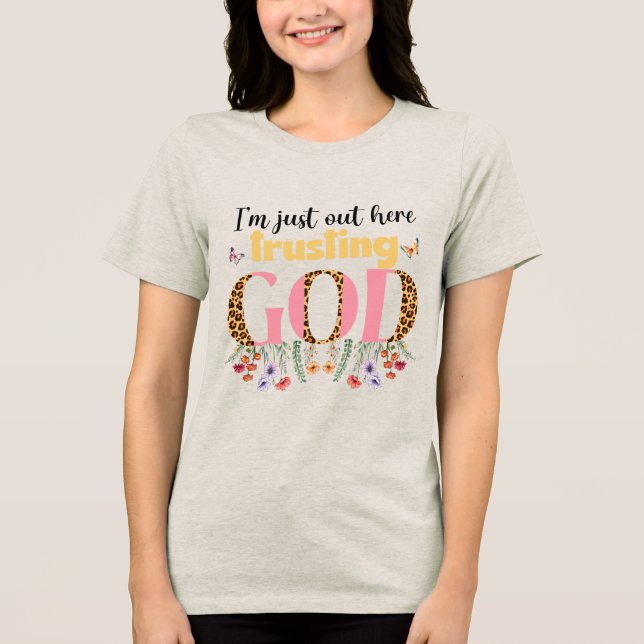 Camiseta Triblenda Custom Christian Trusting God (Anverso)