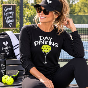 Camiseta Triblenda Día de Pickleball Bebiendo