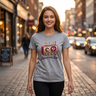 Camiseta Triblenda Diseño de Radio Retro Sintonizado con el Amor