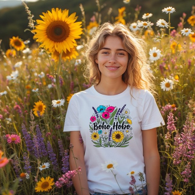 Camiseta Triblenda Diseño del jardín de flores Boho Hobo (A cheery flower garden with the word Boho Hobo for a relaxed and laid back country vibe)