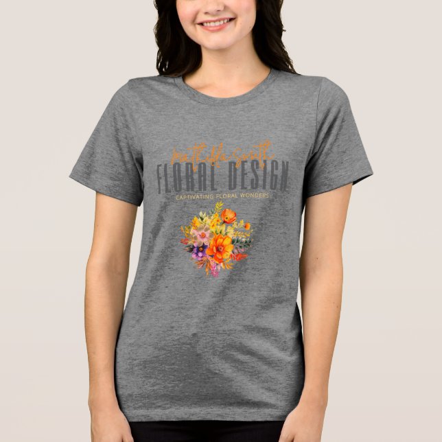 Camiseta Triblenda Diseño Floral Sofisticado Flores Grises Naranjas (Anverso)