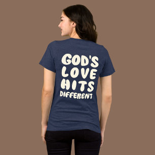 Camiseta Triblenda El Amor de Dios Golpea Diferente, Fe Cristiana