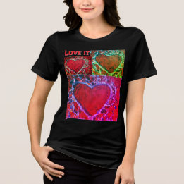 Camiseta Triblenda "El amor de las mujeres" múltiples corazones