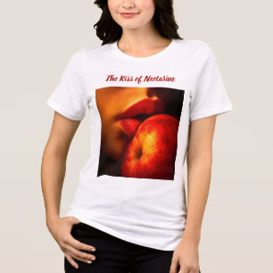 Camiseta Triblenda El Beso de Nectarina – Un Retrato Íntimo