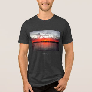 Camiseta Triblenda El río Nilo, puesta de sol dramática.