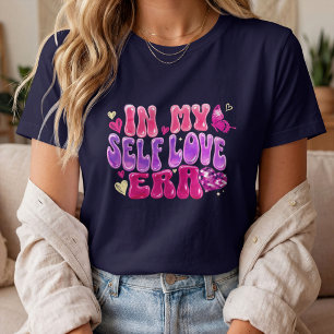 Camiseta Triblenda En Mi Era de Amor Propio – Tipografía Retro de Glo