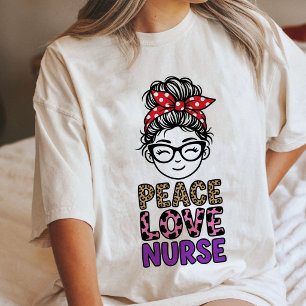 Camiseta Triblenda Enfermera Amor Paz Moño Desordenado Gráfico