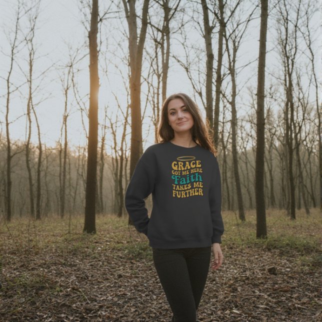 Camiseta Triblenda Estilo retro Diseño de gracia y fe (Grace got me here black sweatshirt faith design)