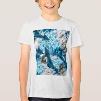 Camiseta Triblenda Ethereal Velocity: Geometric Cloud & Arrow Fusion