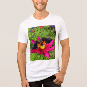 Camiseta Triblenda flor de aster mexicano con una mariposa Doris Long