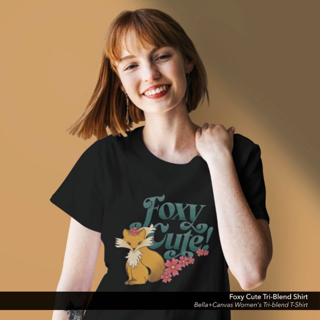 Camiseta Triblenda Flores Foxy Cute ("Foxy Cute" Bella+Canvas Women's Tri-blend T-Shirt: Black)