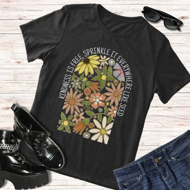 Camiseta Triblenda Flores salvajes Boho Amabilidad es Floral Primaver (Subido por el creador)