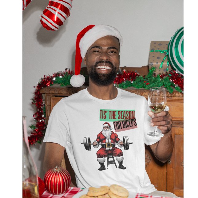 Camiseta Triblenda Funny Fitness Navidades Bicep Curls Barbell Santa (Tis' The Season For Biceps. A funny Christmas gym Swole Santa Shirt)